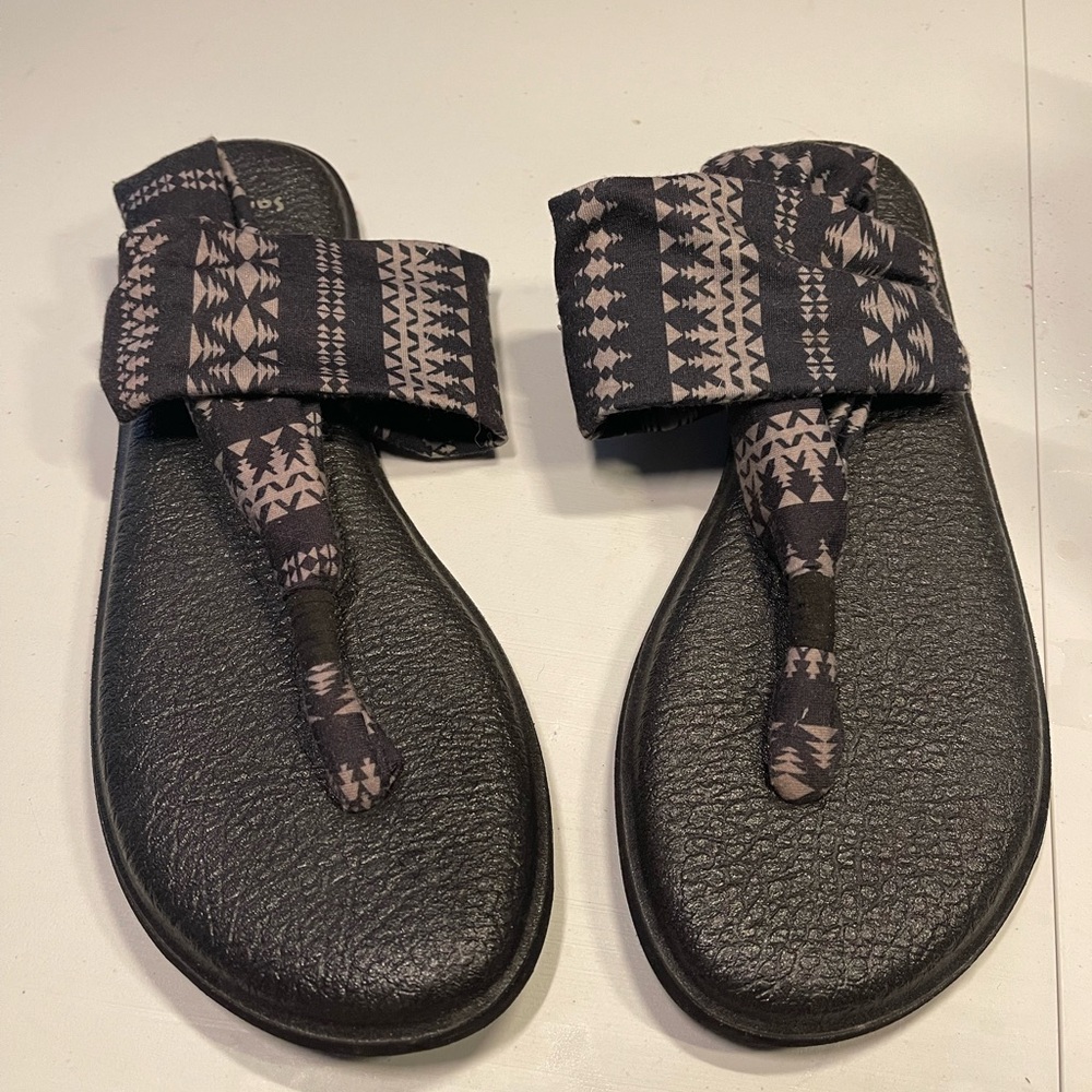 Sanuk yoga sling size 11 black